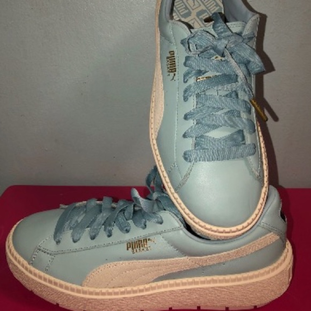 ISO NEW PUMA PLATFORM SNEAKERS